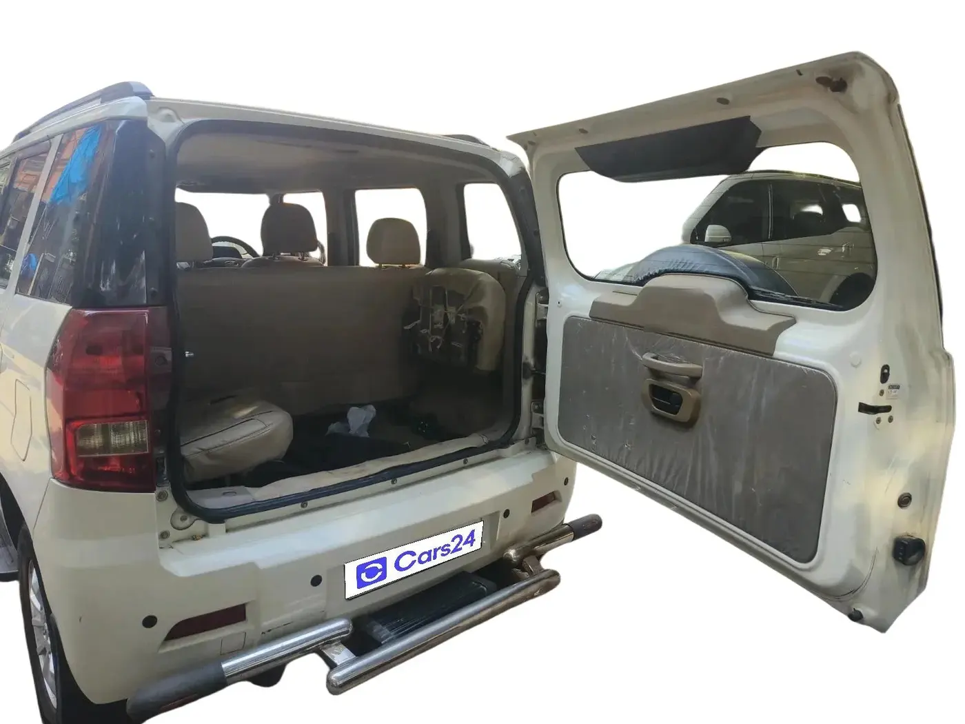 2018 Mahindra TUV300 T8, Diesel, Manual, 96,780 km, exterior
