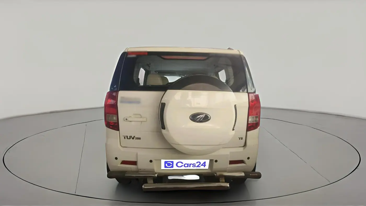 2018 Mahindra TUV300 T8, Diesel, Manual, 96,780 km, exterior