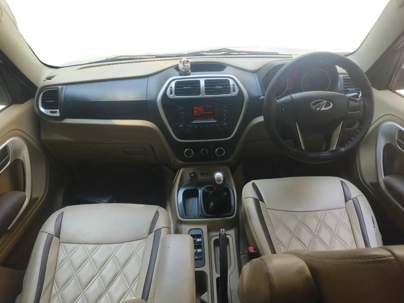 2018 Mahindra TUV300 T8, Diesel, Manual, 96,780 km, interior