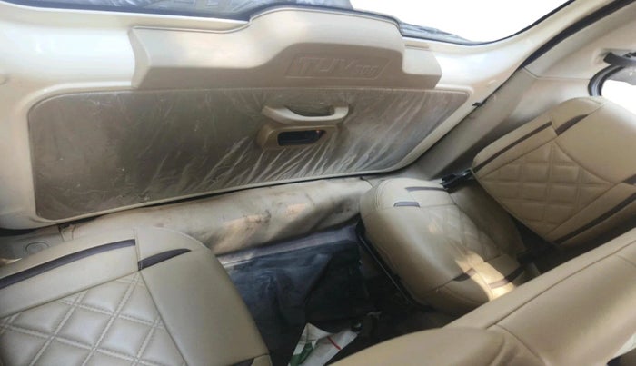 2018 Mahindra TUV300 T8, Diesel, Manual, 96,460 km, interior