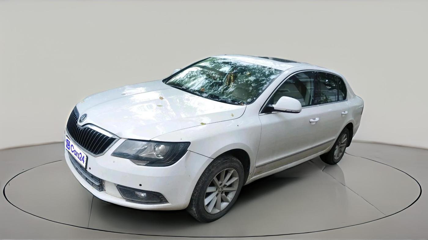 2014 Skoda Superb ELEGANCE 2.0 TDI CR AT, Diesel, Automatic, 1,19,930 km, exterior