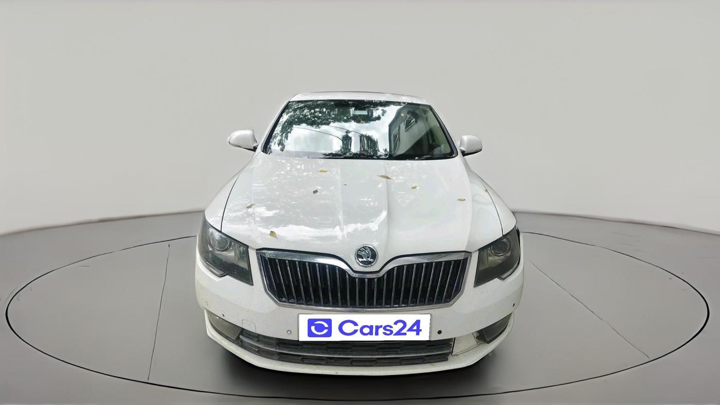2014 Skoda Superb ELEGANCE 2.0 TDI CR AT, Diesel, Automatic, 1,19,930 km, exterior