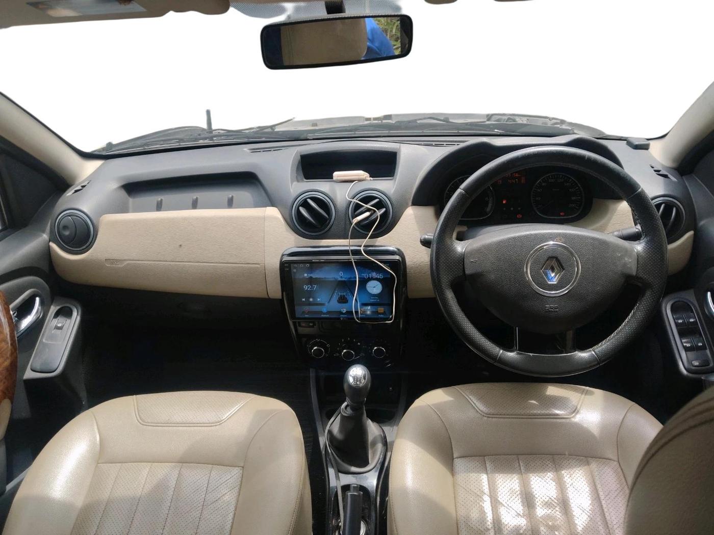 2013 Renault Duster 110 PS RXZ DIESEL, Diesel, Manual, 1,39,156 km, interior