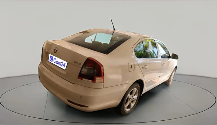 2012 Skoda Laura ELEGANCE 2.0 TDI CR MT, Diesel, Manual, 1,41,779 km, exterior
