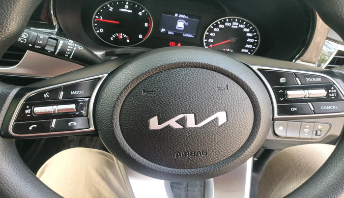 2022 KIA SELTOS HTK PLUS AT 1.5 DIESEL, Diesel, Automatic, 12,999 km, interior