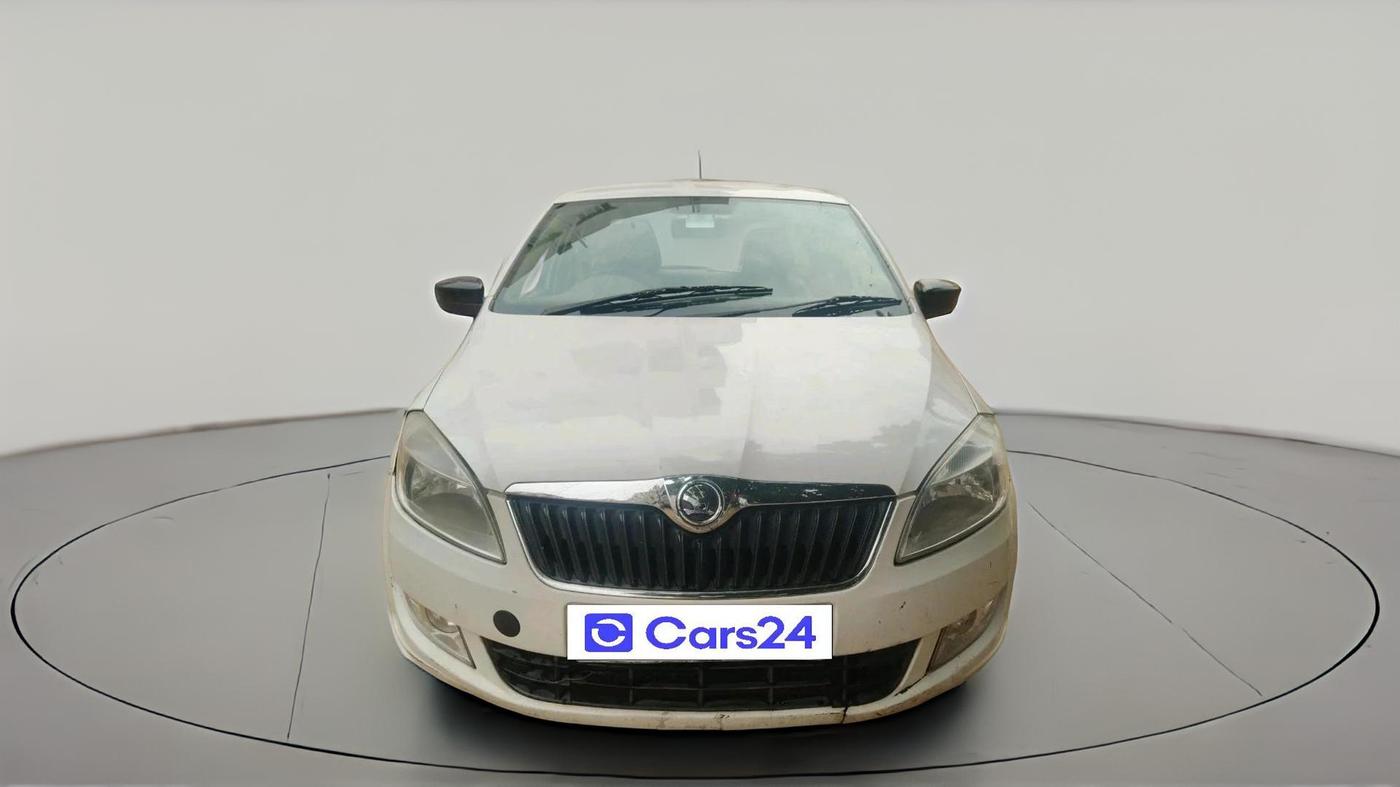 2014 Skoda Rapid AMBITION 1.6 TDI CR MT PLUS, Diesel, Manual, 1,89,385 km, exterior