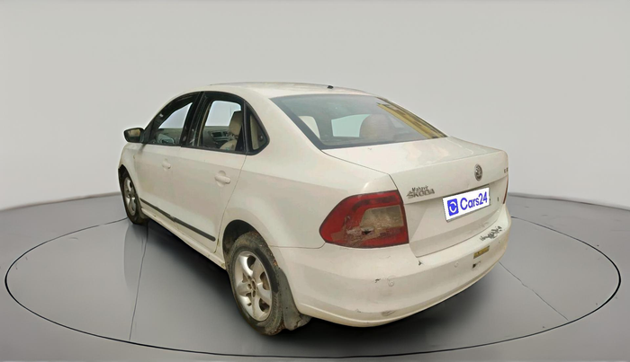 2014 Skoda Rapid AMBITION 1.6 TDI CR MT PLUS, Diesel, Manual, 1,89,385 km, exterior