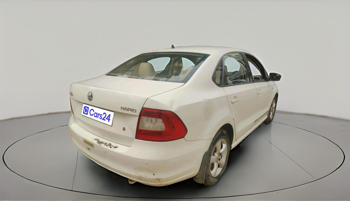 2014 Skoda Rapid AMBITION 1.6 TDI CR MT PLUS, Diesel, Manual, 1,89,385 km, exterior