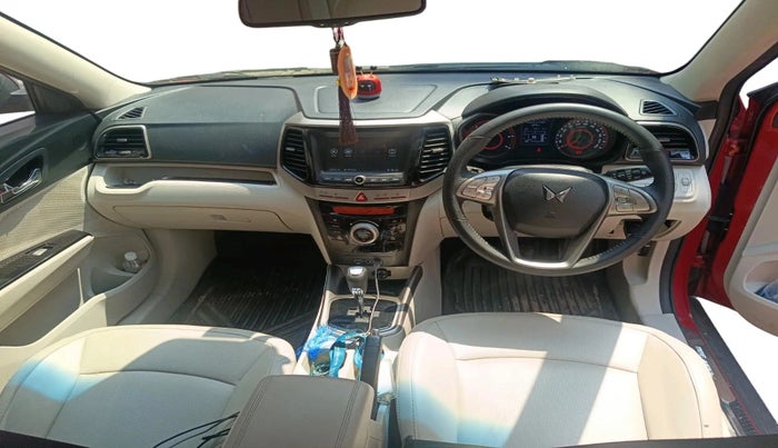2023 Mahindra XUV300 W8 (O) 1.5 DIESEL AMT, Diesel, Automatic, 52,901 km, interior