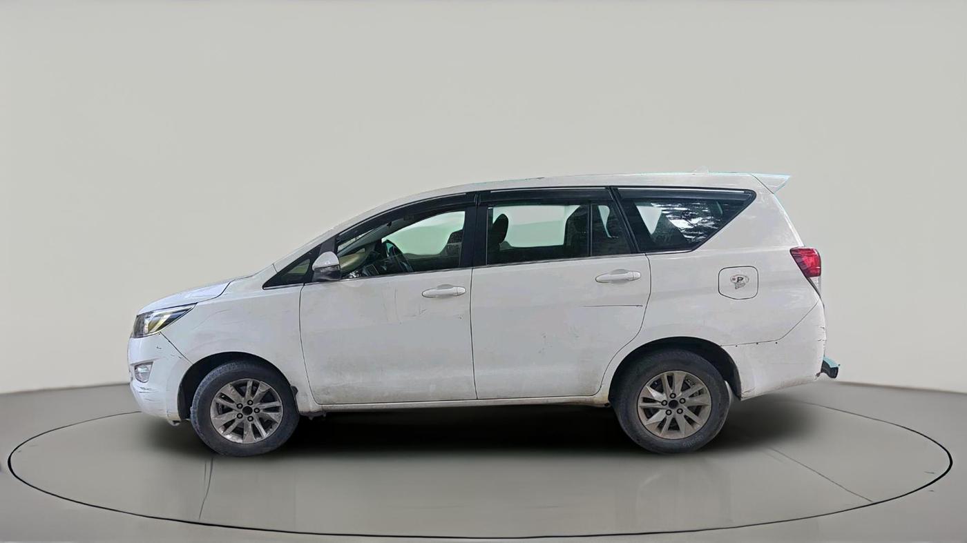 2020 Toyota Innova Crysta 2.7 GX 7 STR MT, Petrol, Manual, 1,57,741 km, exterior