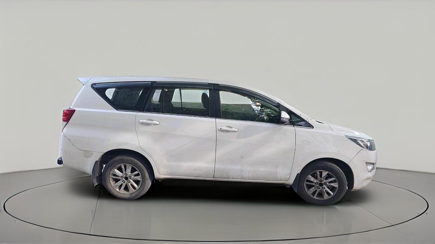 2020 Toyota Innova Crysta 2.7 GX 7 STR MT, Petrol, Manual, 1,57,741 km, exterior