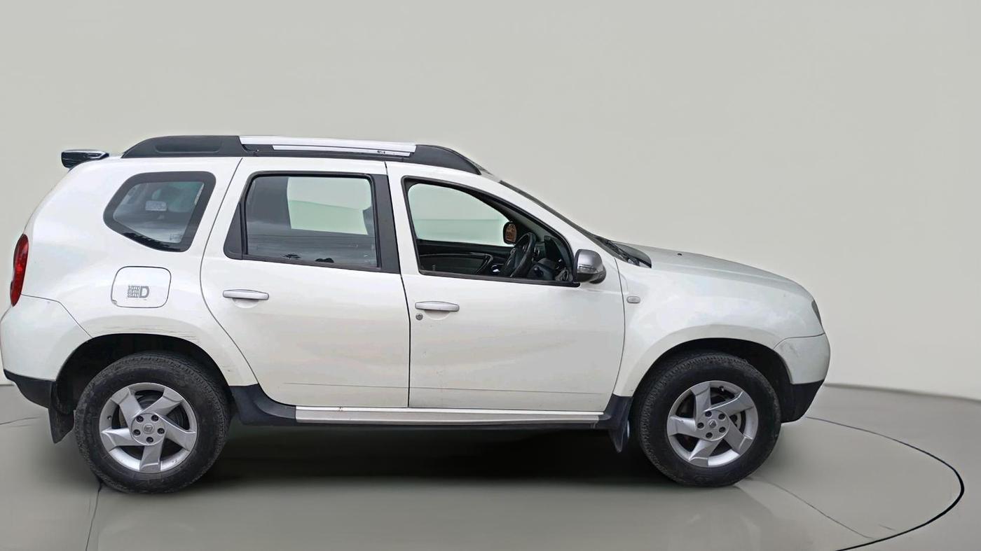 2015 Renault Duster 110 PS RXZ DIESEL, Diesel, Manual, 1,41,875 km, exterior