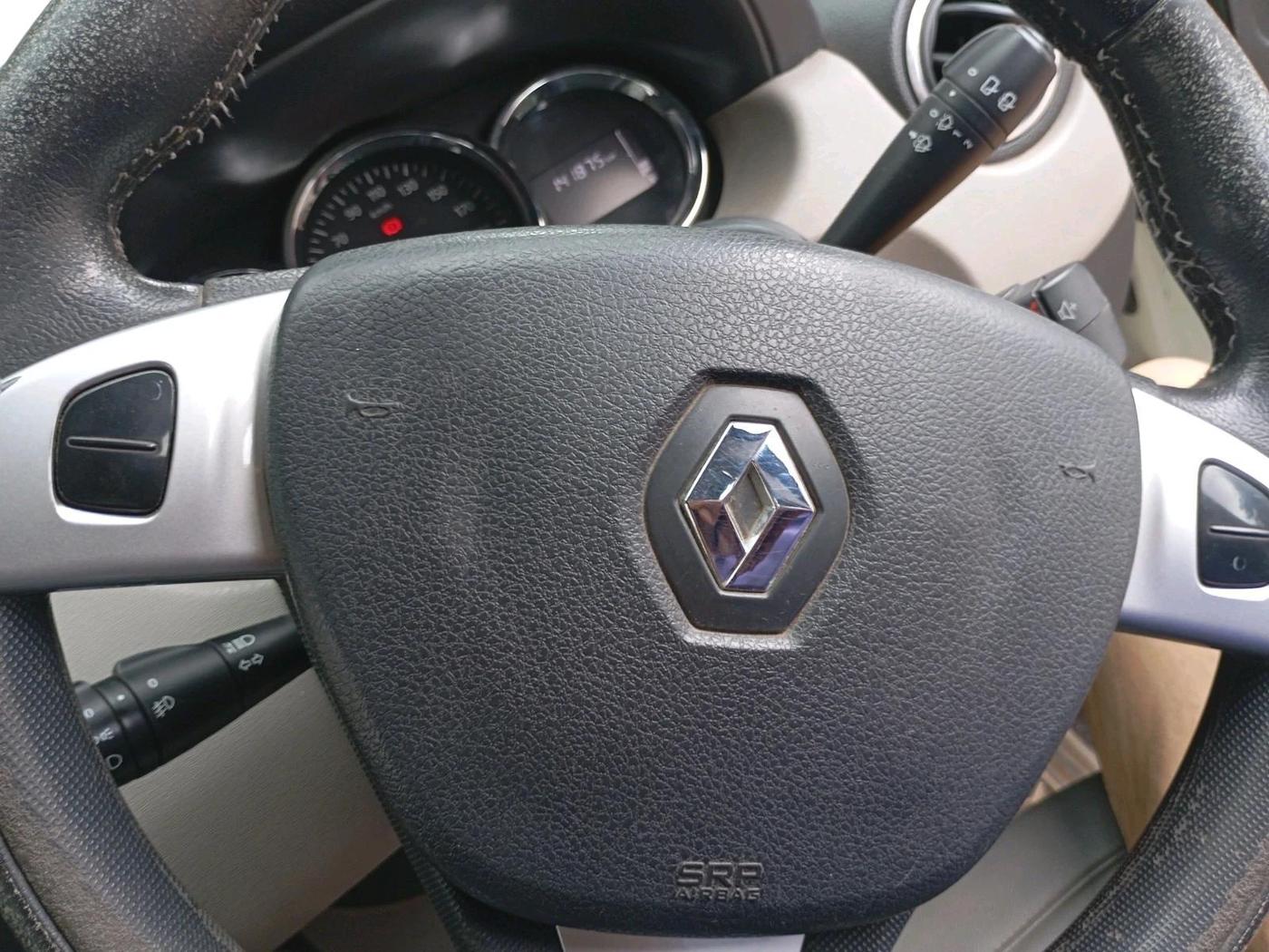 2015 Renault Duster 110 PS RXZ DIESEL, Diesel, Manual, 1,41,875 km, interior