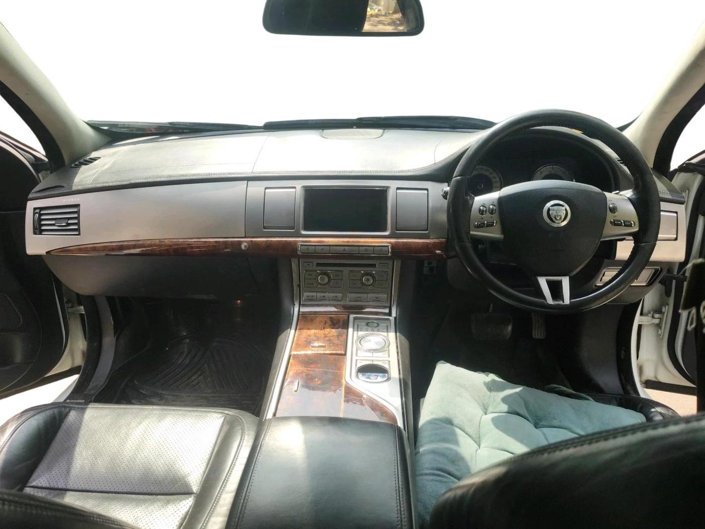 2011 Jaguar XF 3.0 DIESEL, Diesel, Automatic, 1,41,427 km, interior