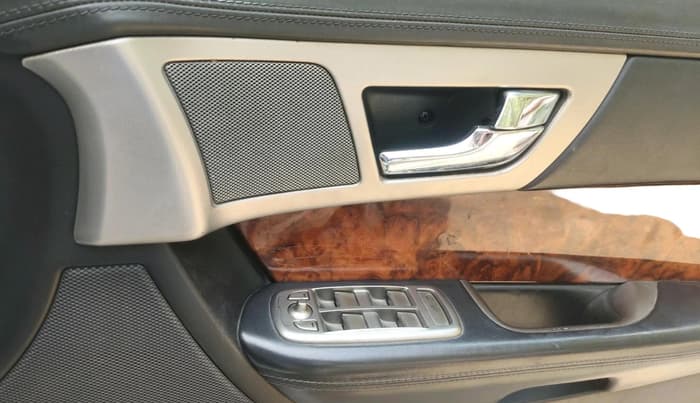2011 Jaguar XF 3.0 DIESEL, Diesel, Automatic, 1,41,427 km, interior