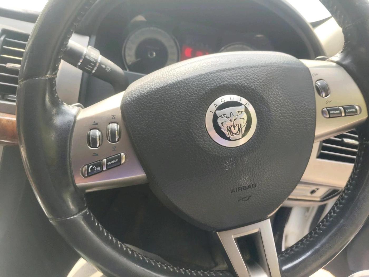 2011 Jaguar XF 3.0 DIESEL, Diesel, Automatic, 1,41,427 km, interior