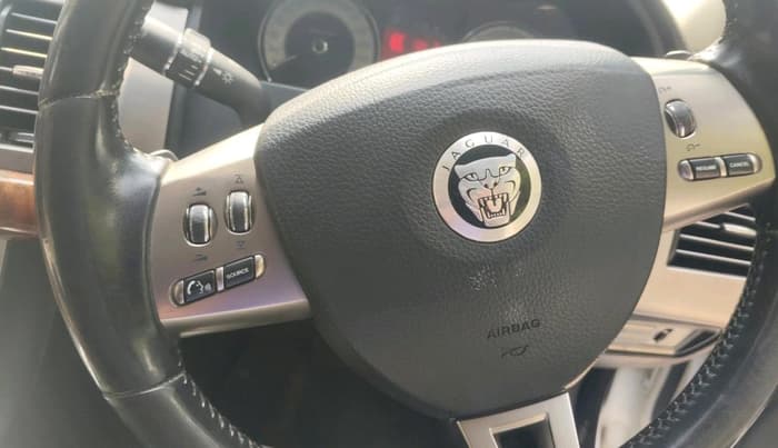 2011 Jaguar XF 3.0 DIESEL, Diesel, Automatic, 1,41,427 km, interior