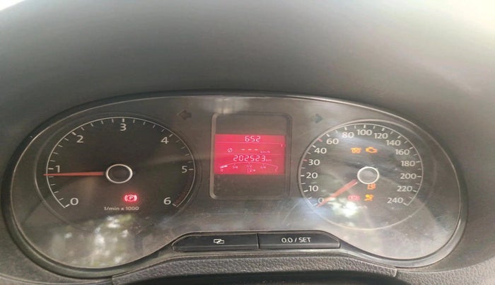 2013 Volkswagen Polo HIGHLINE DIESEL, Diesel, Manual, 2,02,523 km, interior