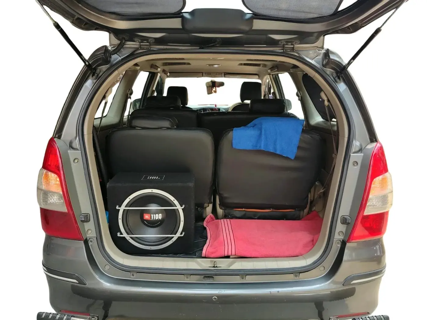 2012 Toyota Innova 2.5 GX 8 STR, Diesel, Manual, 2,72,249 km, exterior