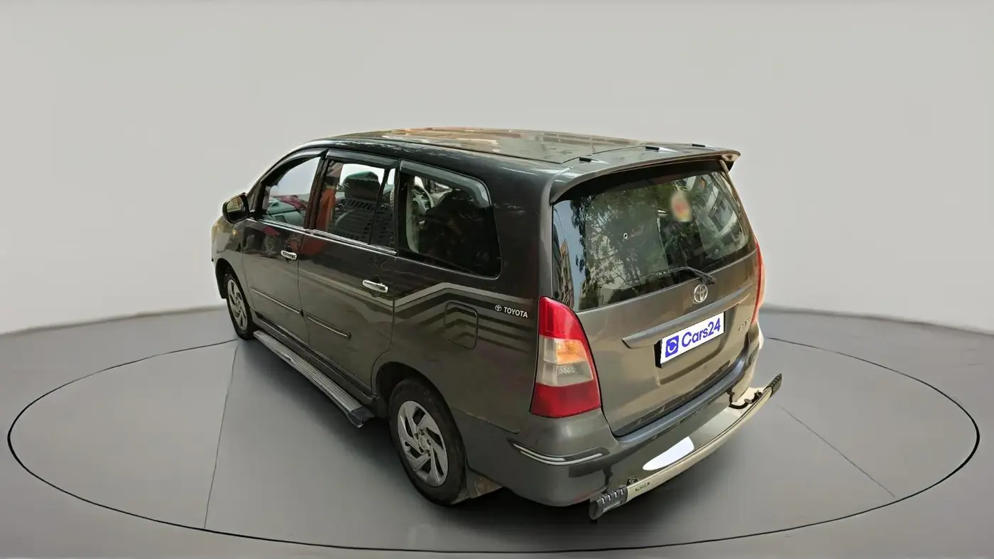 2012 Toyota Innova 2.5 GX 8 STR, Diesel, Manual, 2,72,249 km, exterior