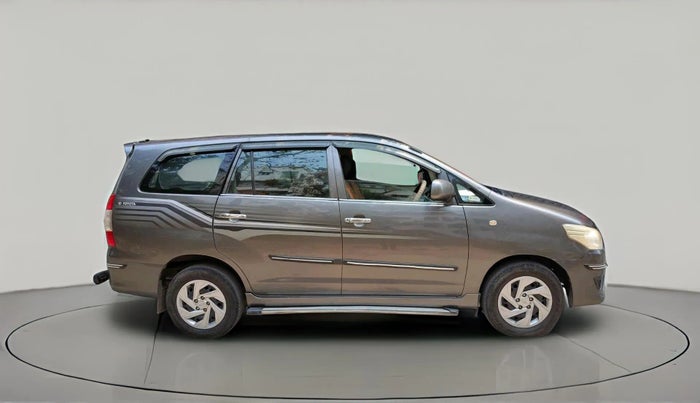 2012 Toyota Innova 2.5 GX 8 STR, Diesel, Manual, 2,72,249 km, exterior