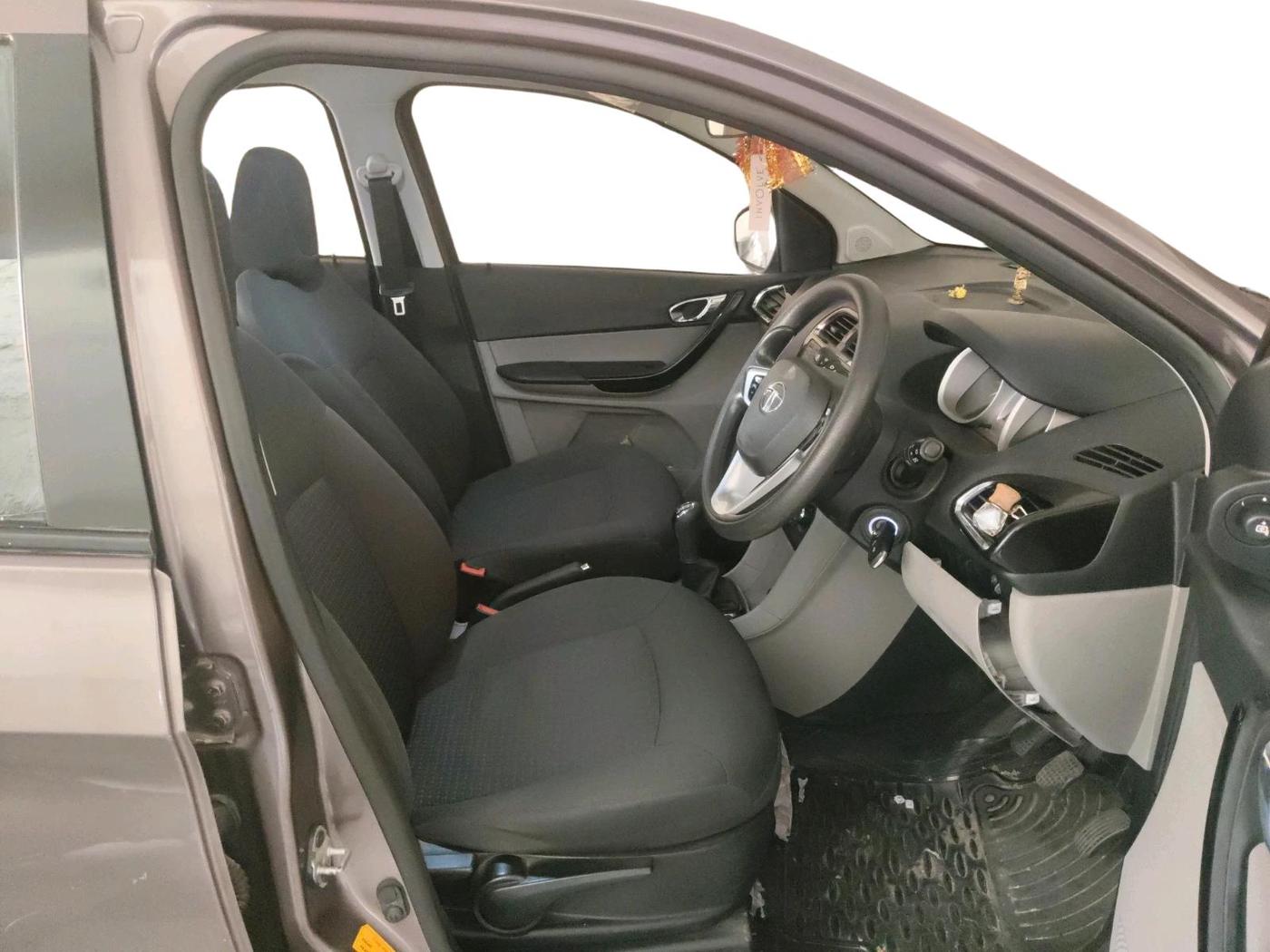 2017 Tata Tiago XZ PETROL, Petrol, Manual, 75,000 km, interior