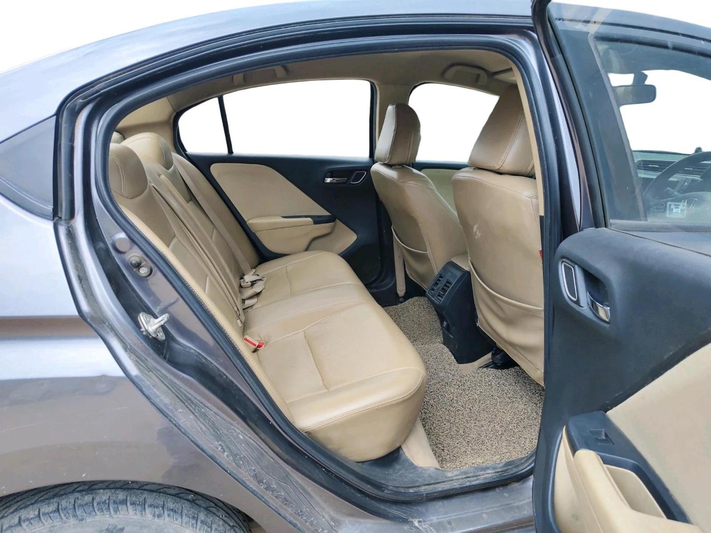 2018 Honda City 1.5L I-VTEC V MT, Petrol, Manual, 1,21,097 km, interior