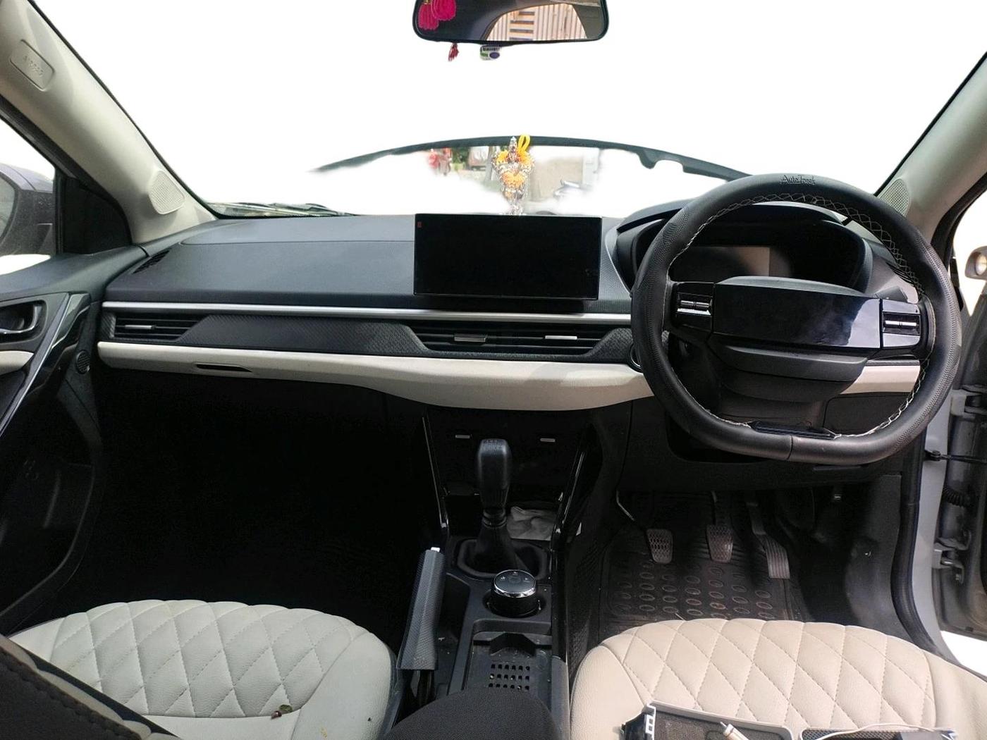 2025 Tata NEXON Creative Plus (PS) 1.2 Petrol Dual Tone, Petrol, Manual, 8,935 km, interior