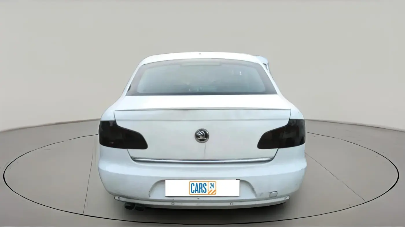 2012 Skoda Superb ELEGANCE 2.0 TDI CR AT, Diesel, Automatic, 1,80,758 km, exterior