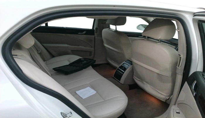 2012 Skoda Superb ELEGANCE 2.0 TDI CR AT, Diesel, Automatic, 1,80,758 km, interior