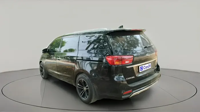 2020 KIA CARNIVAL LIMOUSINE 2.2 7 STR, Diesel, Automatic, 2,26,051 km, exterior
