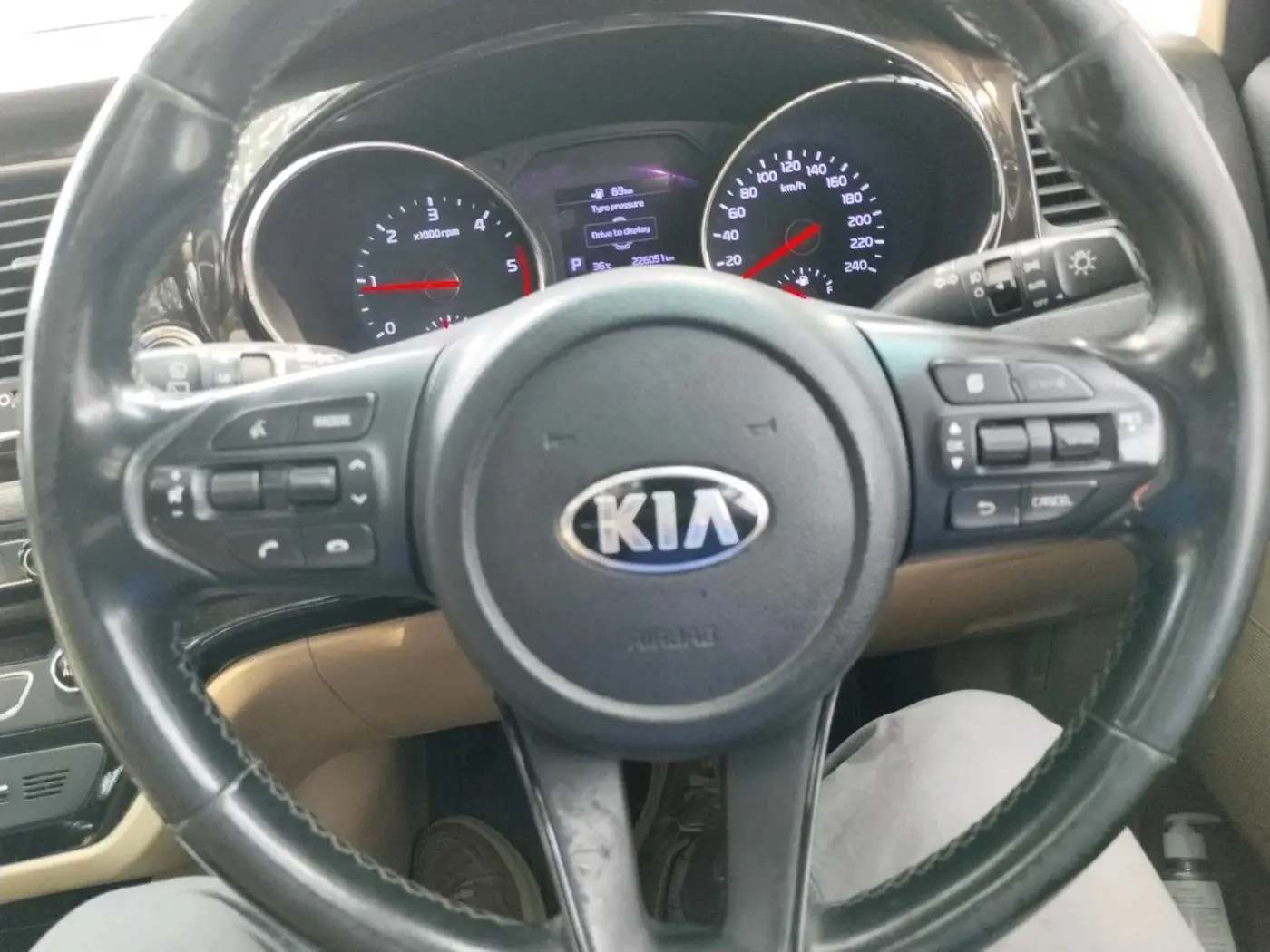 2020 KIA CARNIVAL LIMOUSINE 2.2 7 STR, Diesel, Automatic, 2,26,051 km, interior