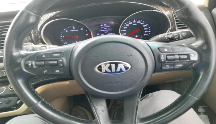 2020 KIA CARNIVAL LIMOUSINE 2.2 7 STR, Diesel, Automatic, 2,26,051 km, interior