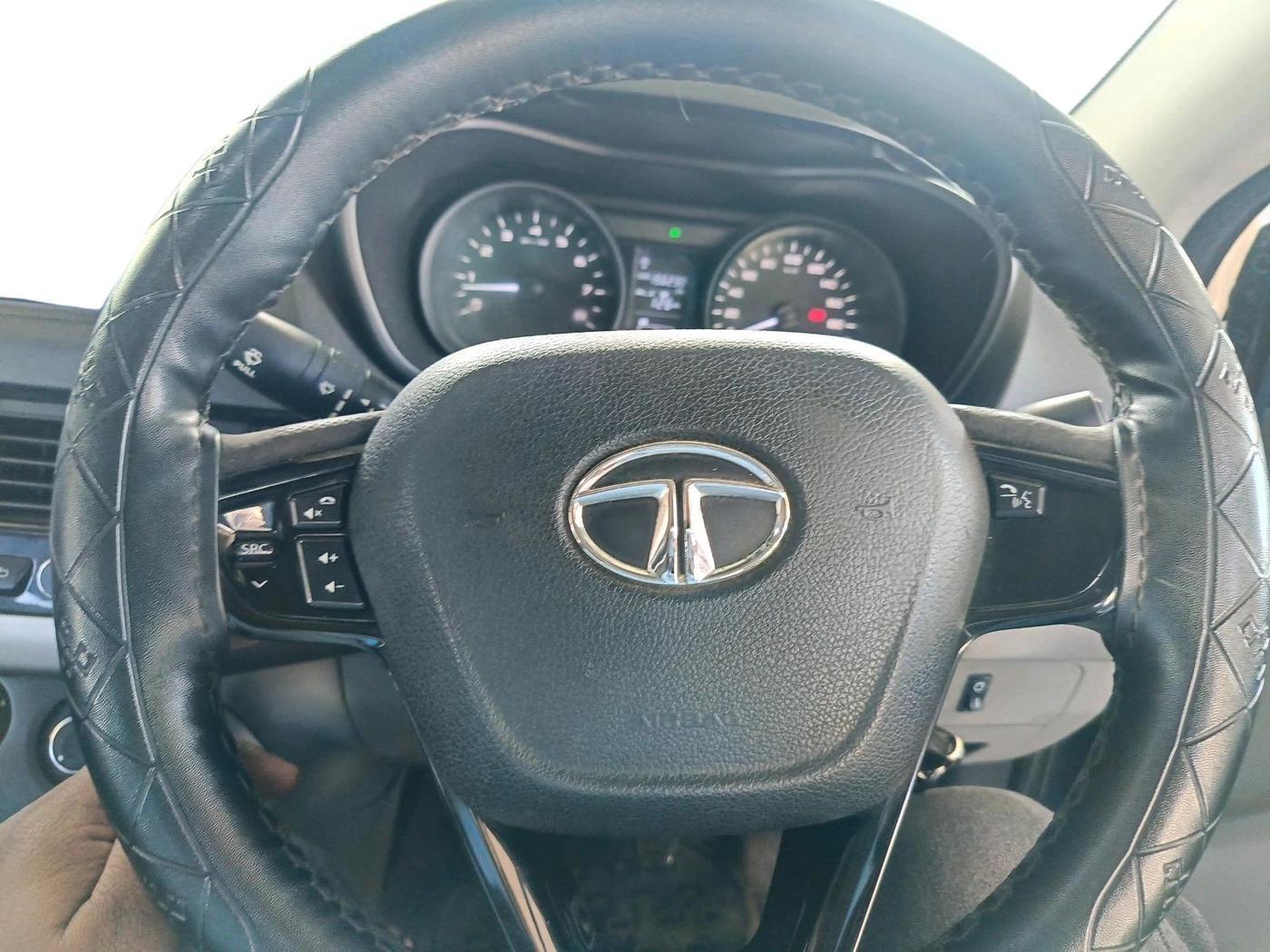 2017 Tata NEXON XM PETROL, Petrol, Manual, 1,56,230 km, interior