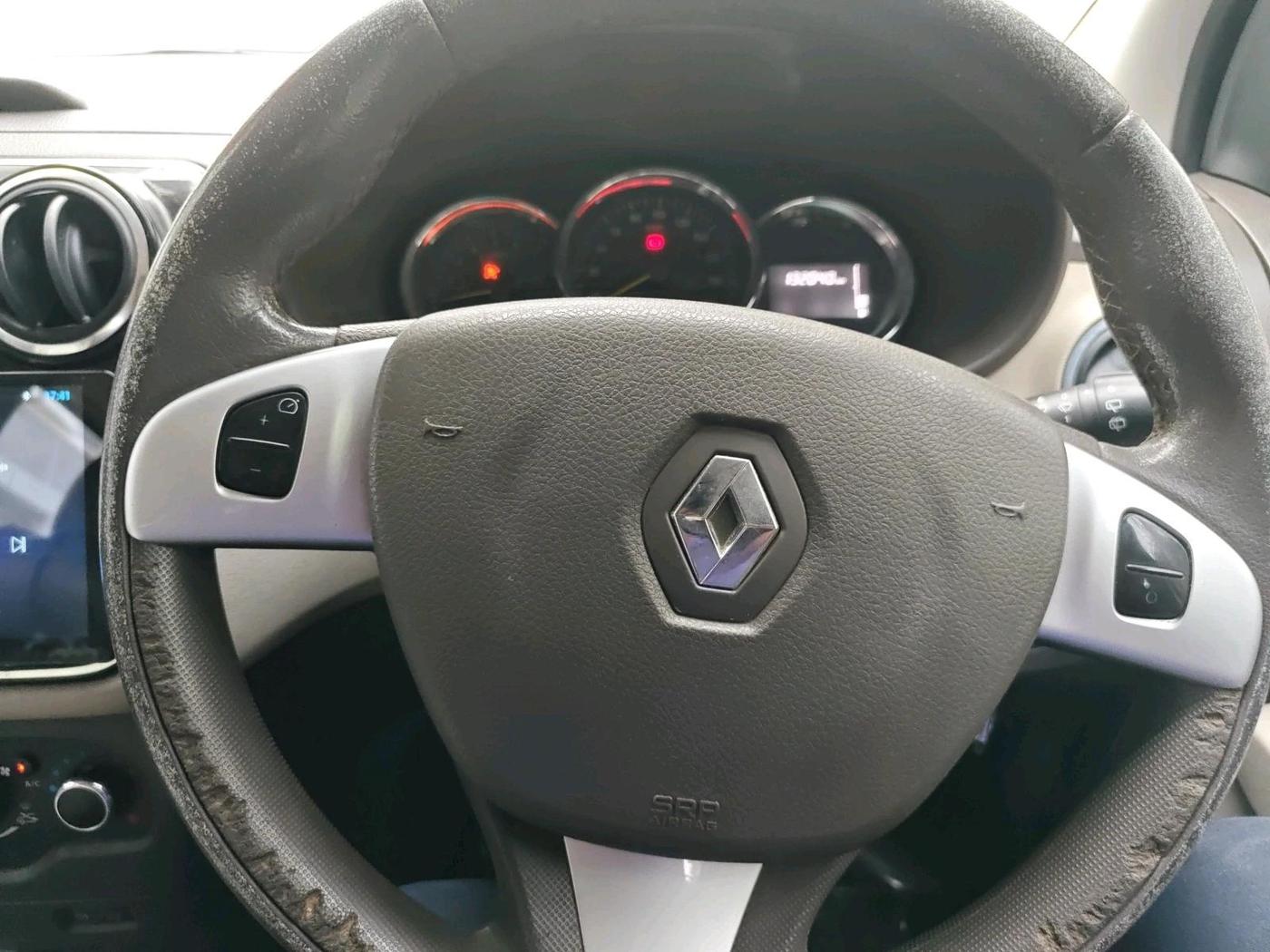2015 Renault Lodgy 110 PS RXZ 7 STR, Diesel, Manual, 1,32,040 km, interior