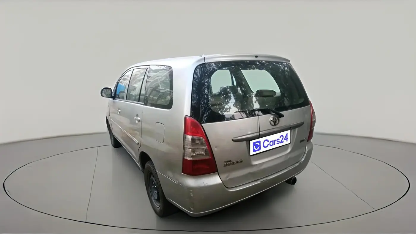 2007 Toyota Innova G4 2.5 8 STR, Diesel, Manual, 1,84,874 km, exterior