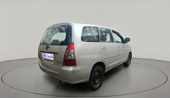 2007 Toyota Innova G4 2.5 8 STR, Diesel, Manual, 1,84,874 km, exterior
