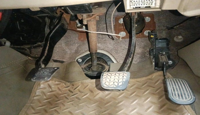 2007 Toyota Innova G4 2.5 8 STR, Diesel, Manual, 1,84,874 km, interior