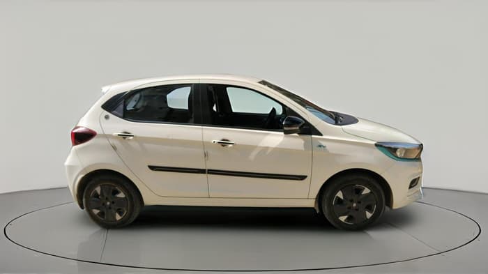 2024 Tata TIAGO EV XZ PLUS TECH LUX LONG RANGE, Electric, Automatic, 50,153 km, exterior