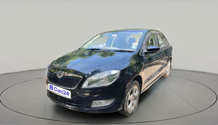 2013 Skoda Rapid ELEGANCE 1.6 TDI CR MT, Diesel, Manual, 1,36,934 km, exterior