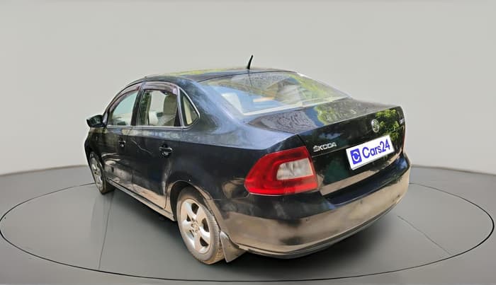 2013 Skoda Rapid ELEGANCE 1.6 TDI CR MT, Diesel, Manual, 1,36,934 km, exterior