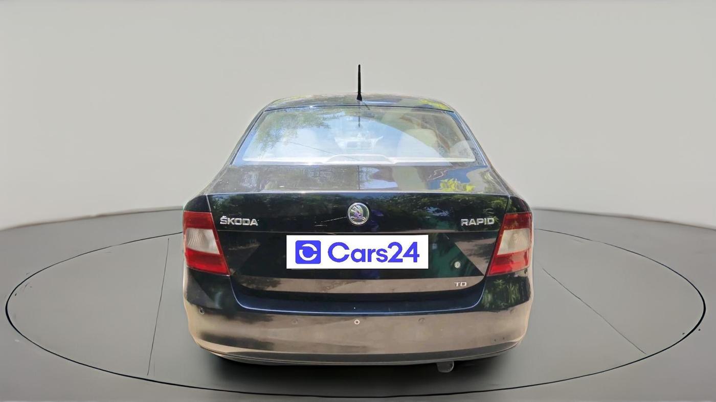 2013 Skoda Rapid ELEGANCE 1.6 TDI CR MT, Diesel, Manual, 1,36,934 km, exterior
