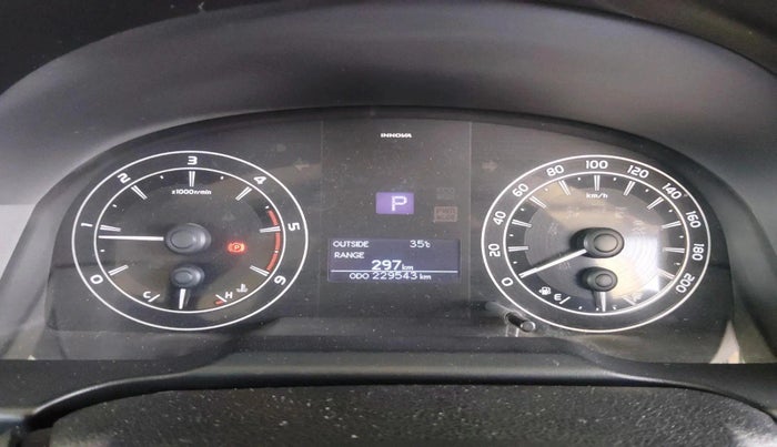 2017 Toyota Innova Crysta 2.8 GX AT 7 STR, Diesel, Automatic, 2,29,543 km, interior