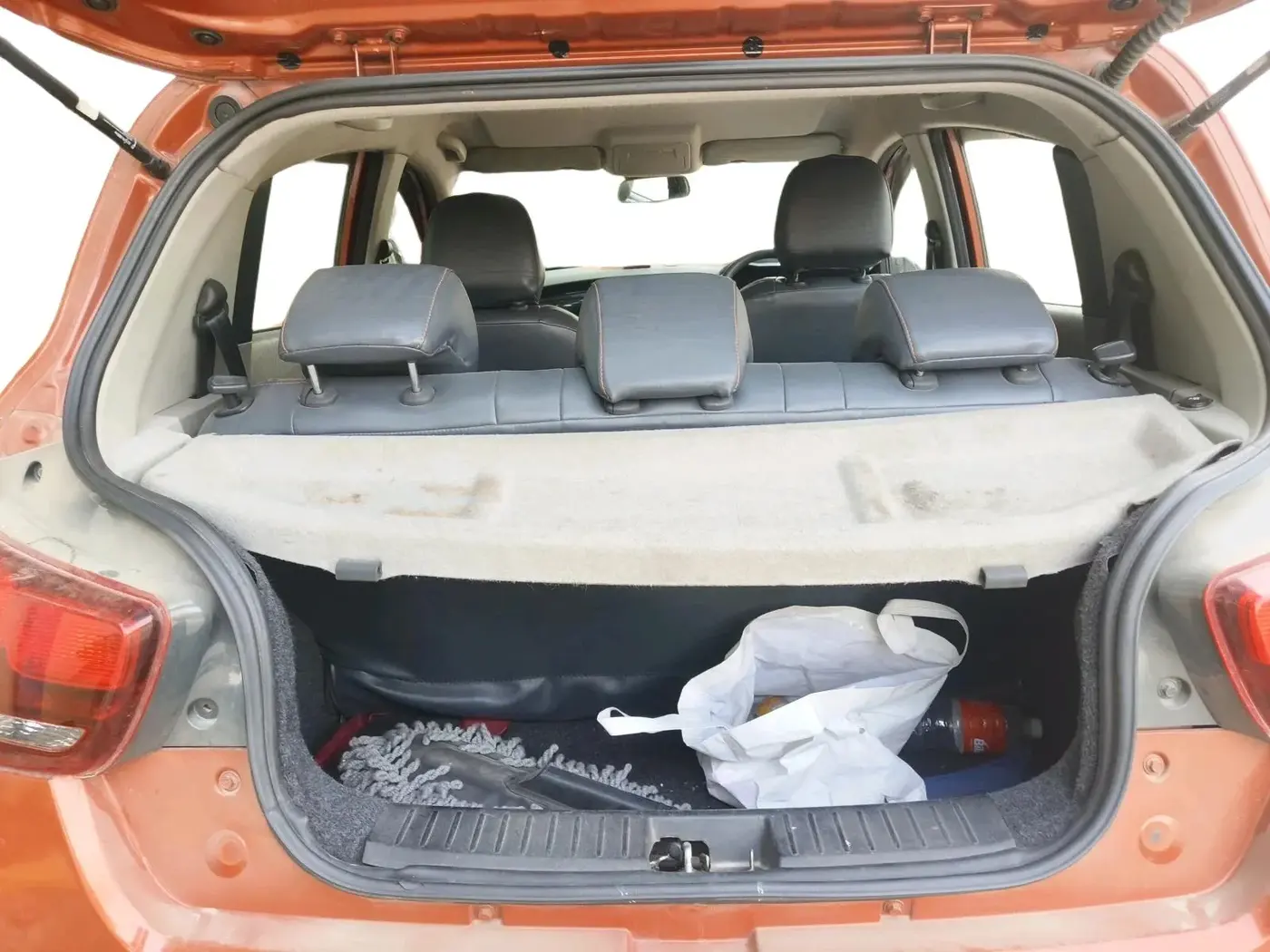 2016 Mahindra Kuv100 K6 D 5 STR, Diesel, Manual, 1,98,621 km, exterior
