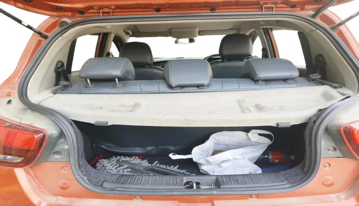 2016 Mahindra Kuv100 K6 D 5 STR, Diesel, Manual, 1,98,621 km, exterior