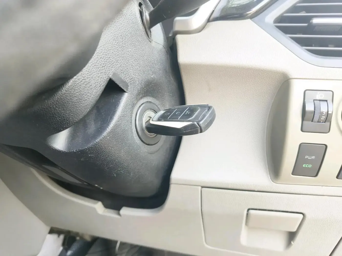 2016 Mahindra Kuv100 K6 D 5 STR, Diesel, Manual, 1,98,621 km, interior