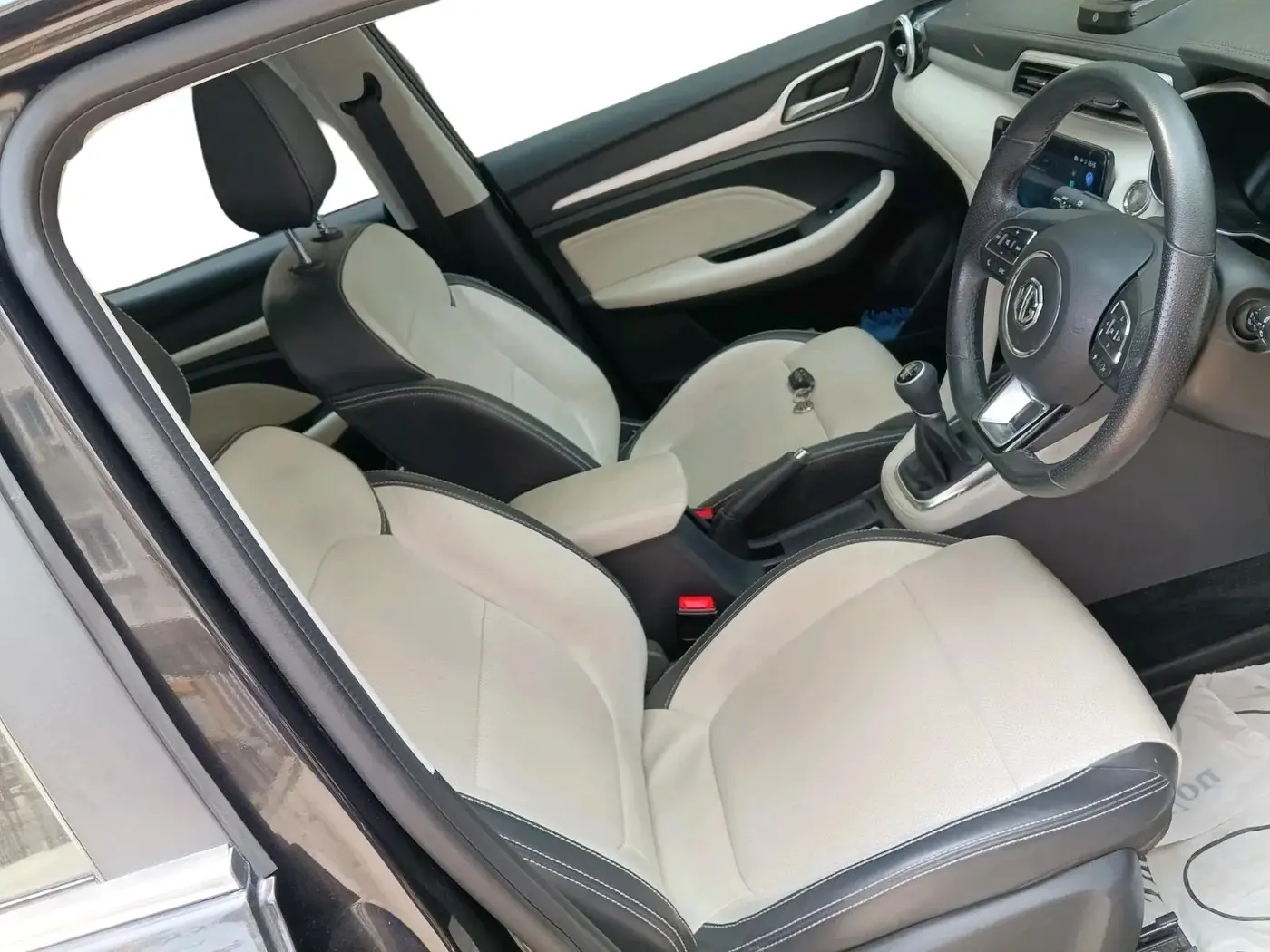 2023 MG ASTOR SHARP 1.5 MT, Petrol, Manual, 21,127 km, interior