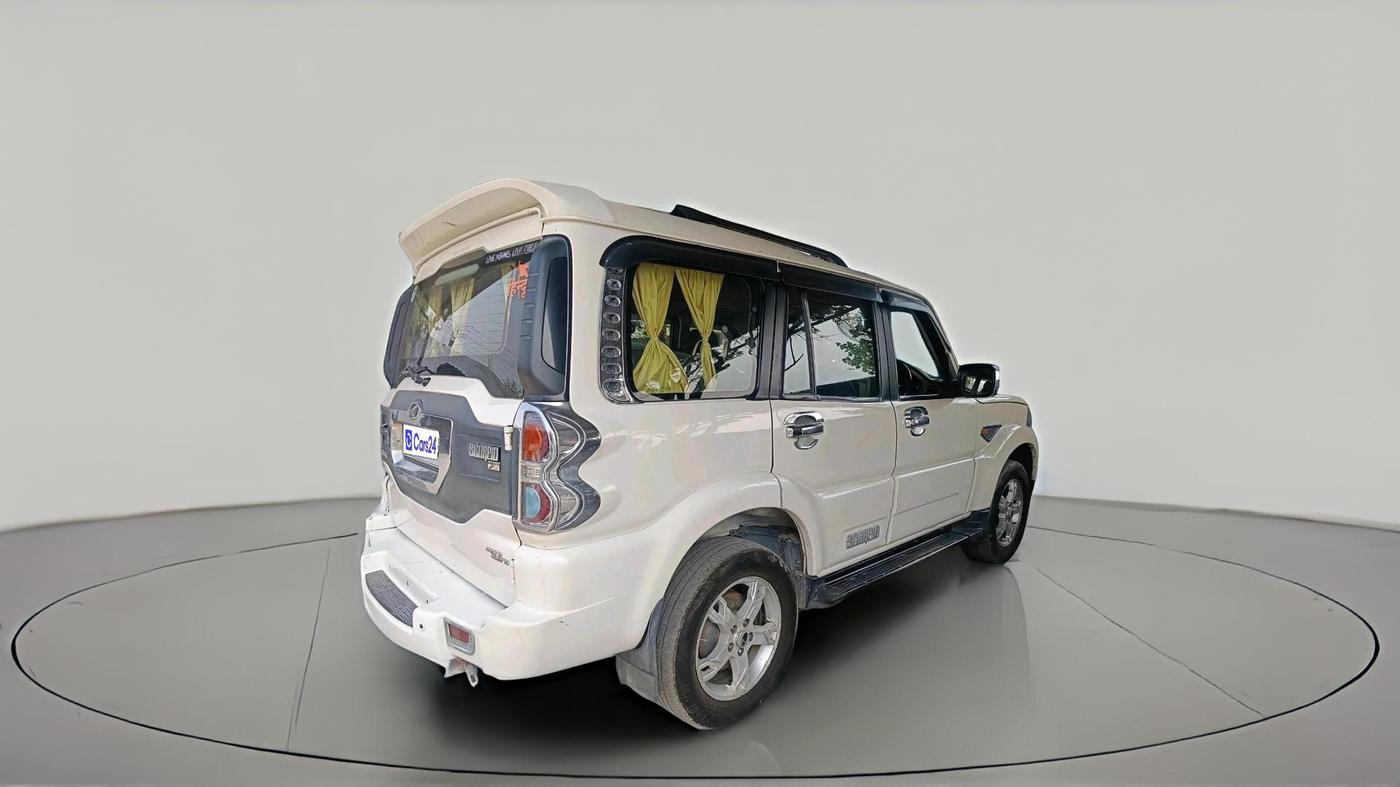 2015 Mahindra Scorpio S10, Diesel, Manual, 1,29,103 km, exterior