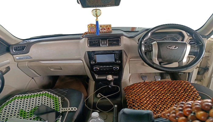 2015 Mahindra Scorpio S10, Diesel, Manual, 1,29,103 km, interior