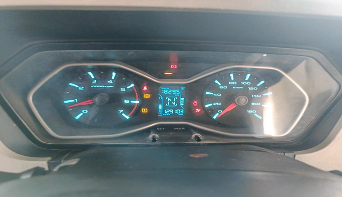 2015 Mahindra Scorpio S10, Diesel, Manual, 1,29,103 km, interior